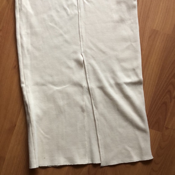 Ribbed white midi skirt - Picture 3 of 4